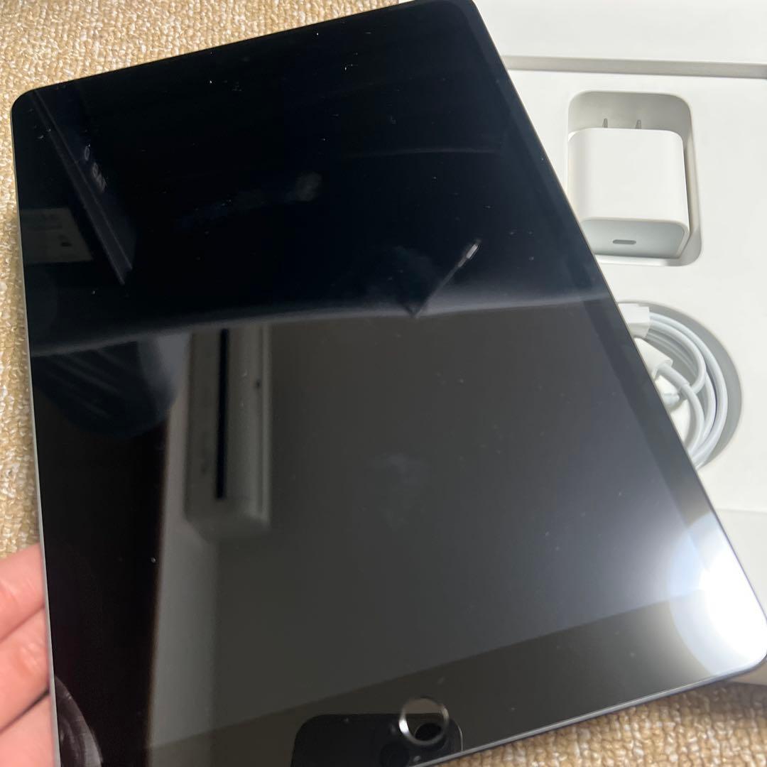Apple iPad 第9世代 スペースグレー 本体 充電器付き 値下げしました