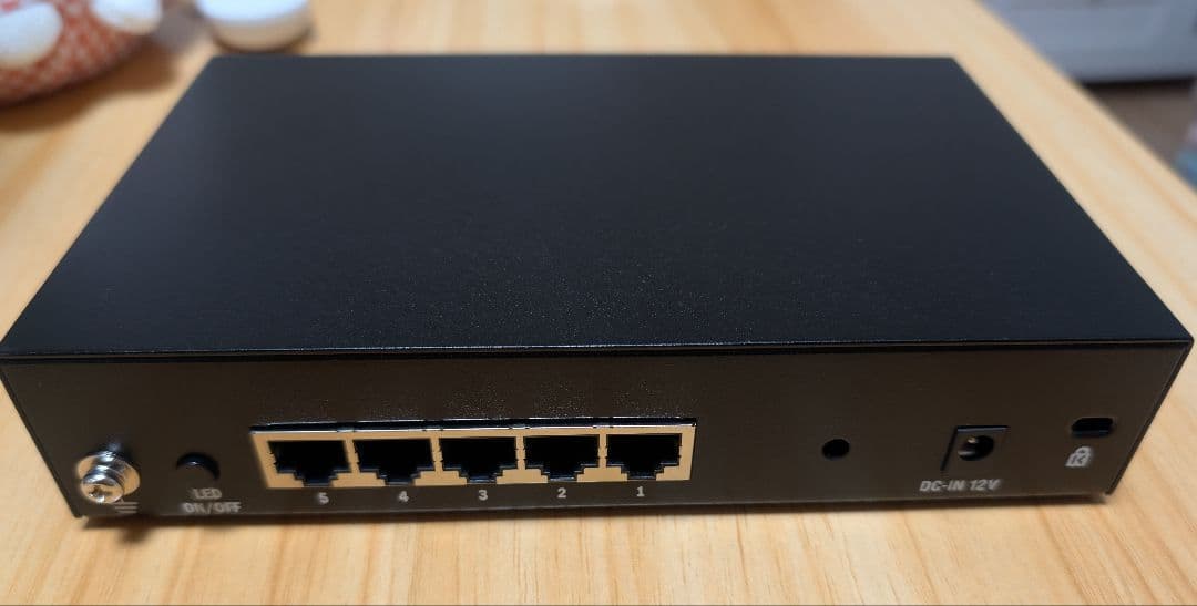 ELECOM 2.5Gbps対応 5ポートスイッチ EHC-Q05MA-HJB