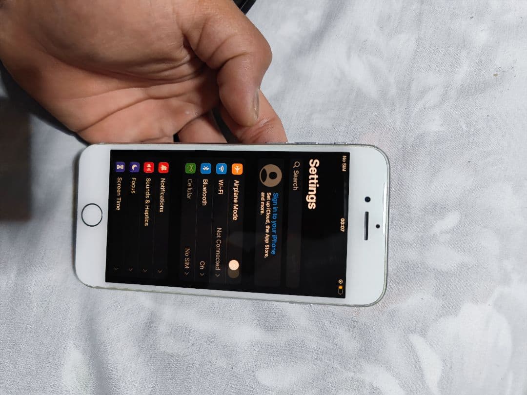 iPhone ホワイト 本体