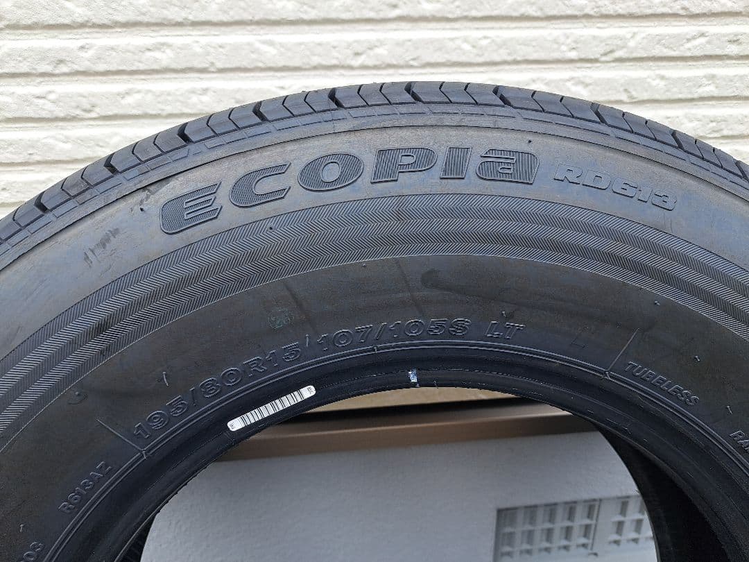 ②【2本分】ハイエース ブリジストン 195/80R15 新車外し