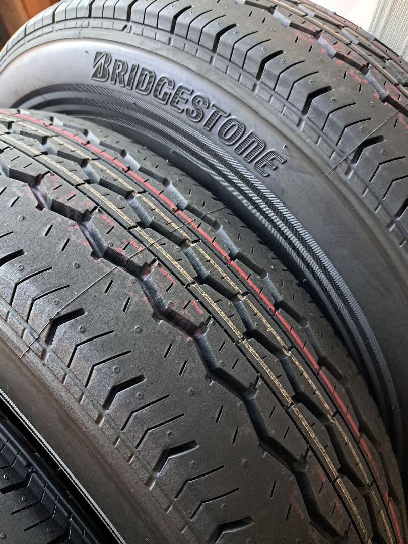 ②【2本分】ハイエース ブリジストン 195/80R15 新車外し
