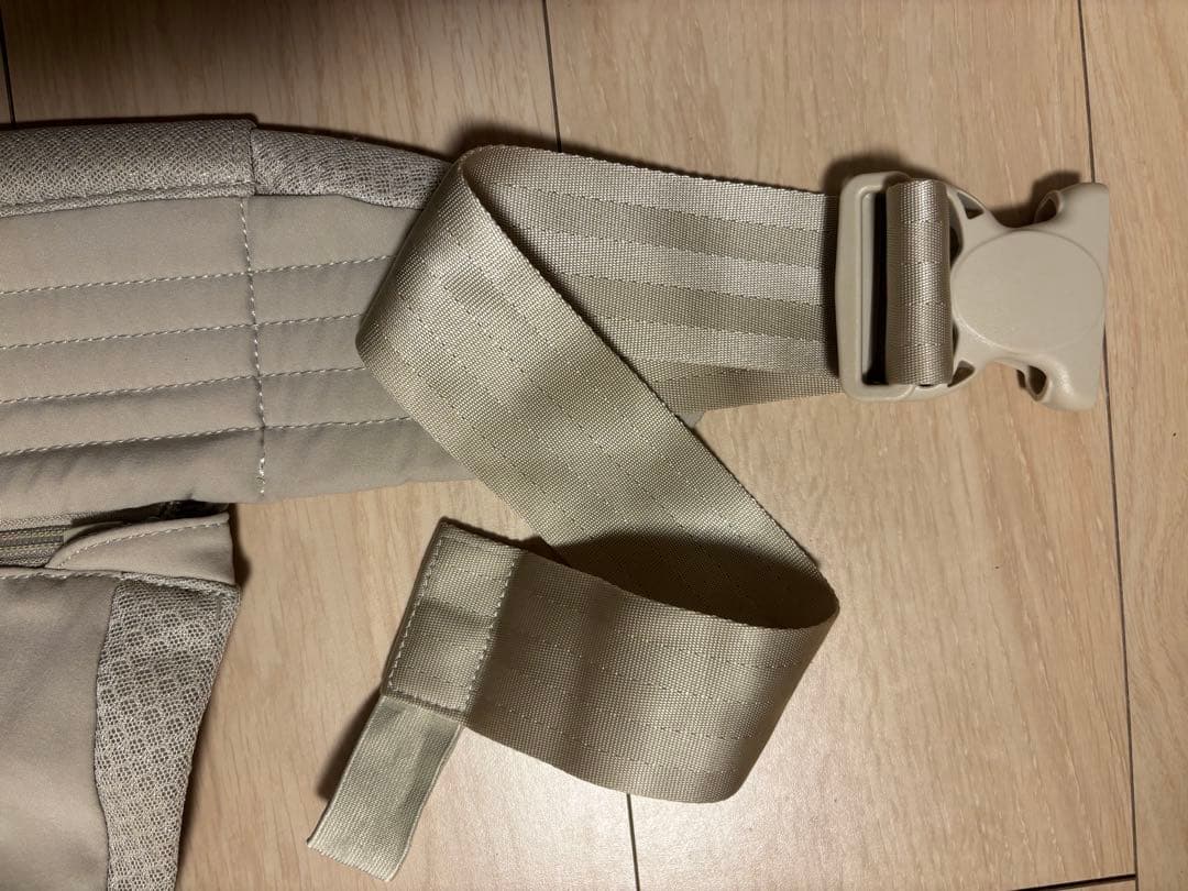 エアバギー　抱っこ紐　サンドアッシュ