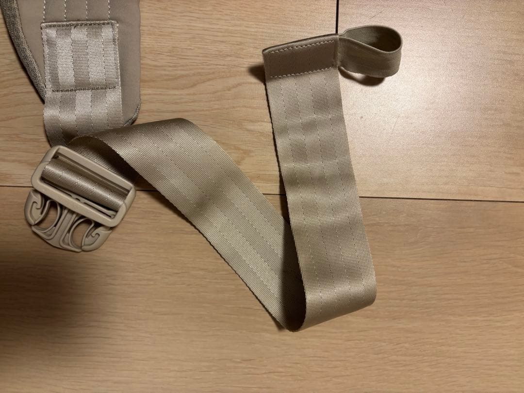 エアバギー　抱っこ紐　サンドアッシュ