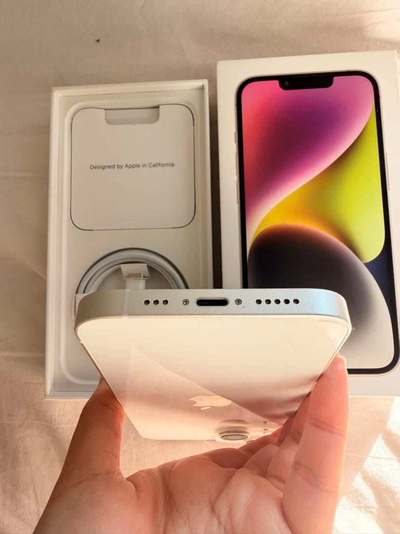 【美品】iPhone 14本体ホワイト 256G SIMフリー