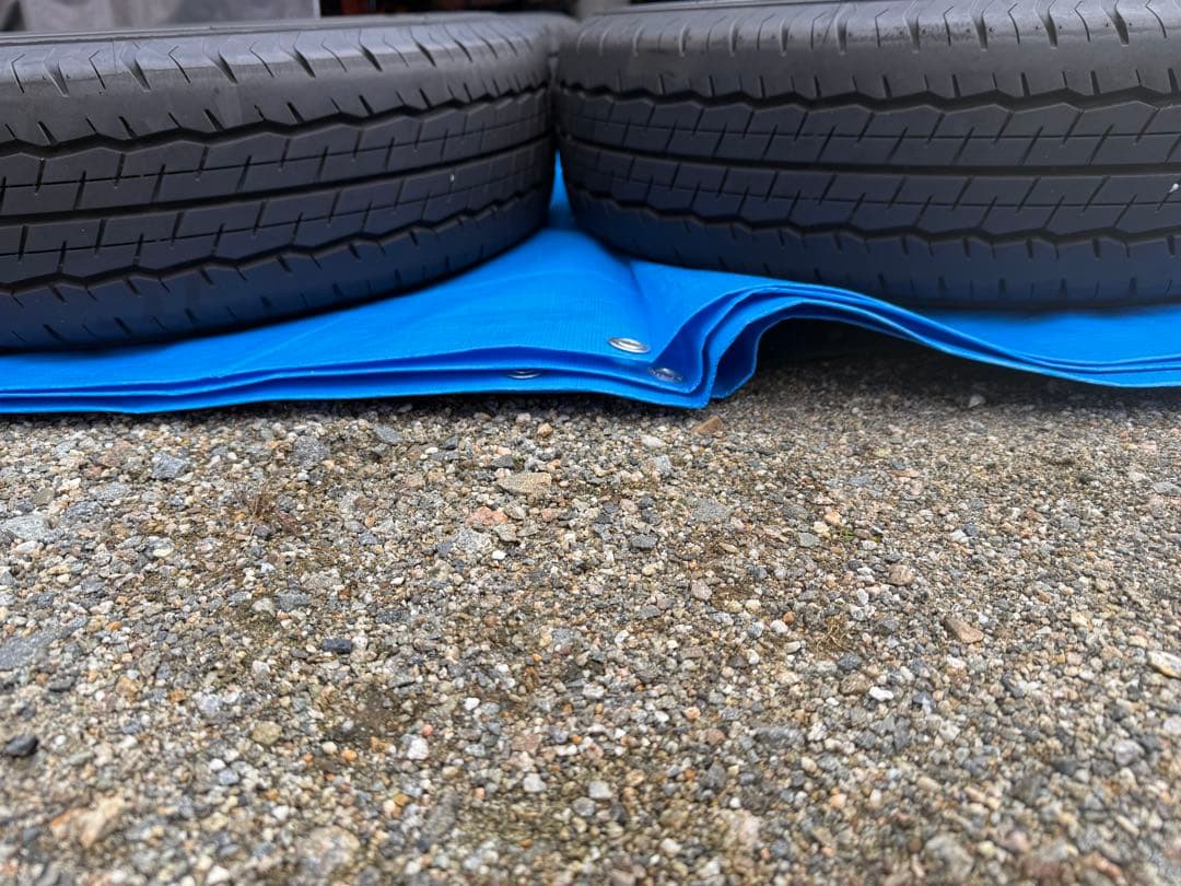 ハイエースDUNLOP SP 175 タイヤ 4本セット