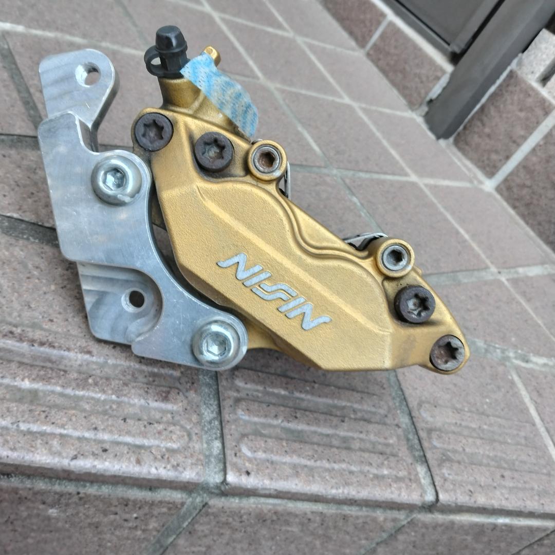 ストリートツイン　T100　ホンダ純正ニッシン4PODキャリパー