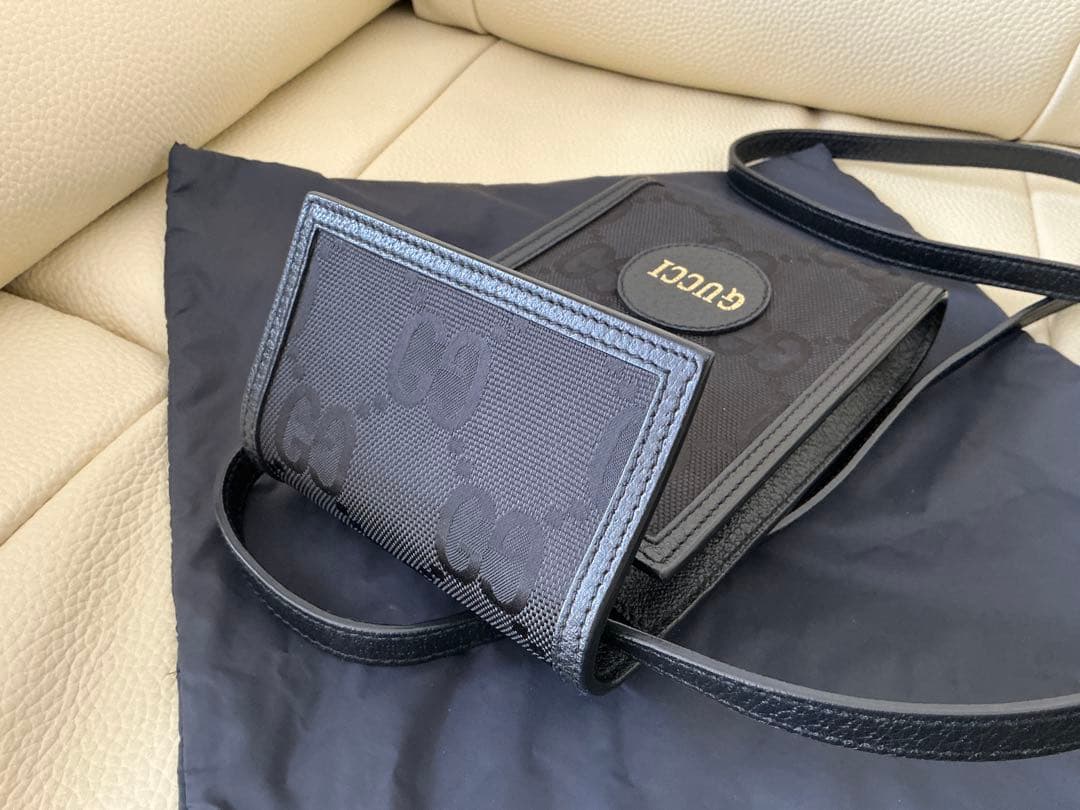 ◾️未使用クラス　GUCCI 男女兼用スマホケース