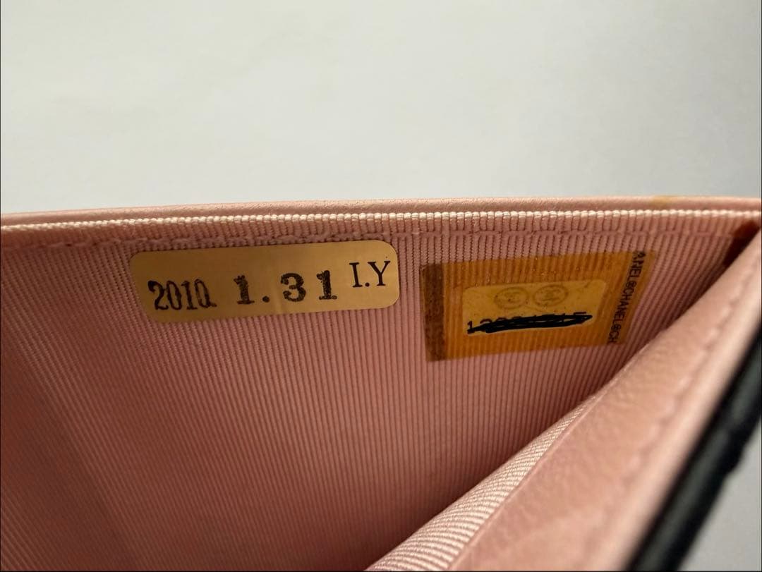 CHANEL 二つ折り財布　リボンモチーフ
