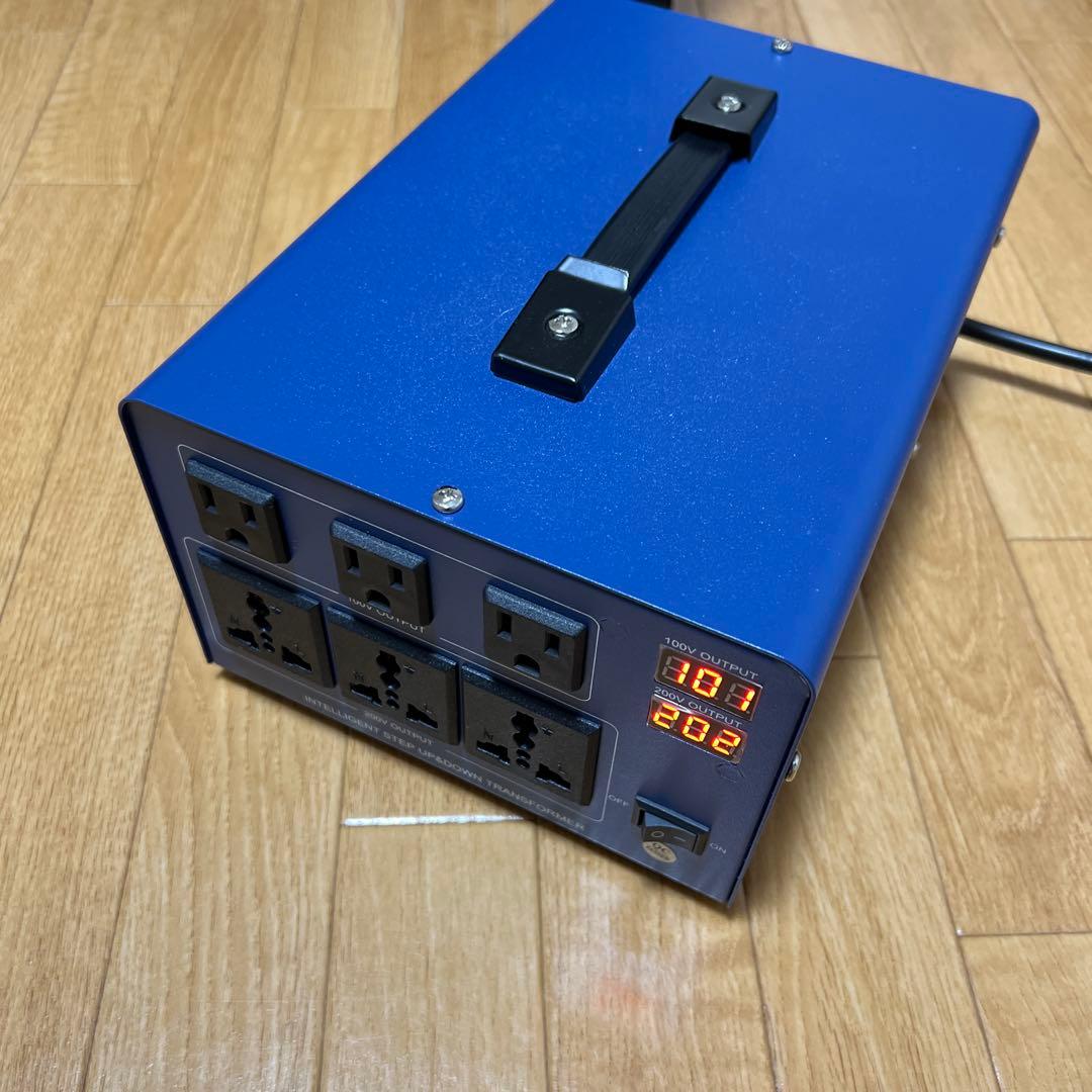 インテリジェント昇圧・降圧変圧器 3000VA アップダウントランス