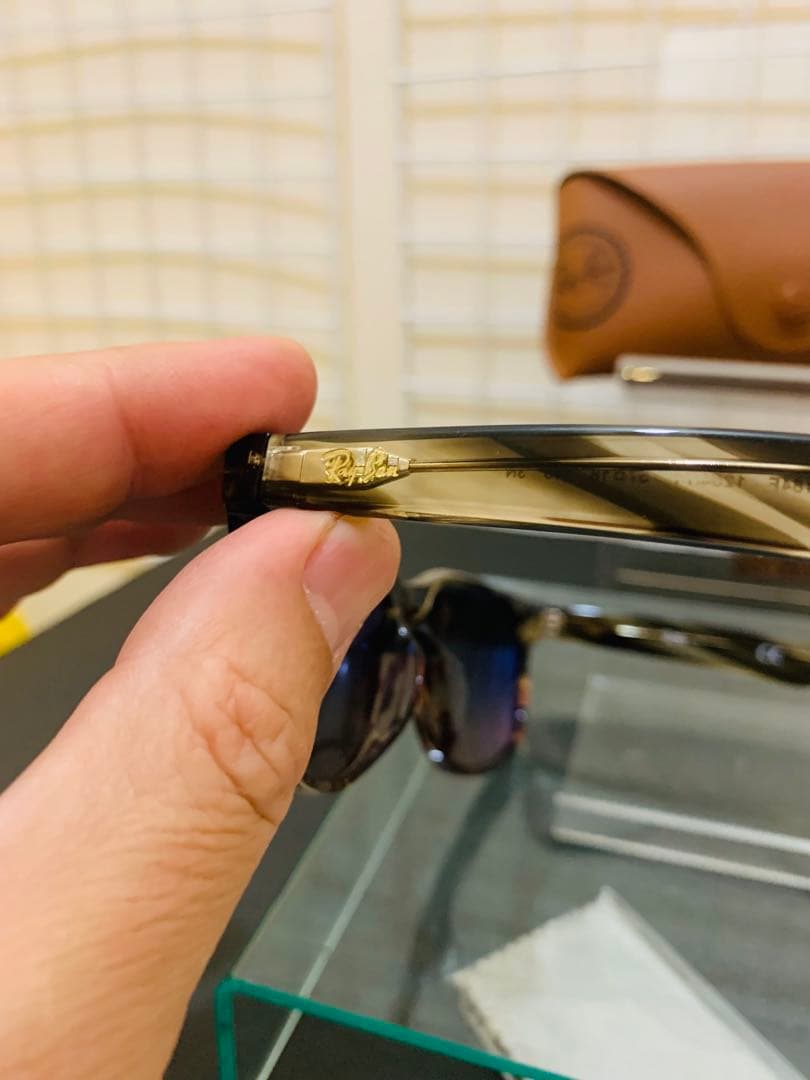 【未使用に近い極美品】 Ray-Ban レイバン サングラス　レンズグレー系