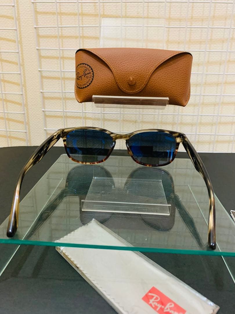 【未使用に近い極美品】 Ray-Ban レイバン サングラス　レンズグレー系