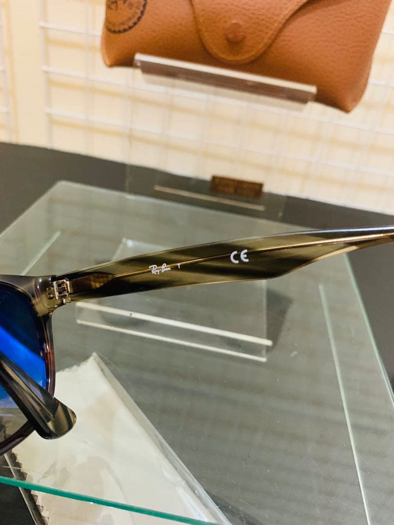 【未使用に近い極美品】 Ray-Ban レイバン サングラス　レンズグレー系