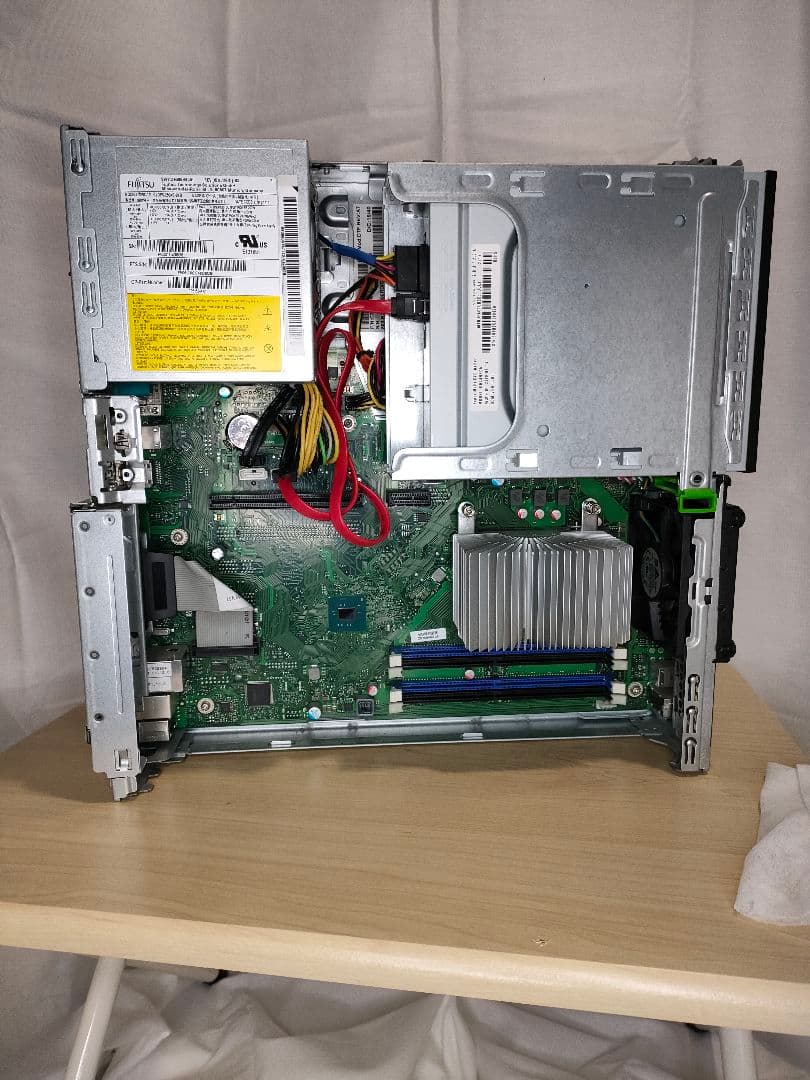 富士通Dシリーズ（コンパクト型） ESPRIMO D586/M