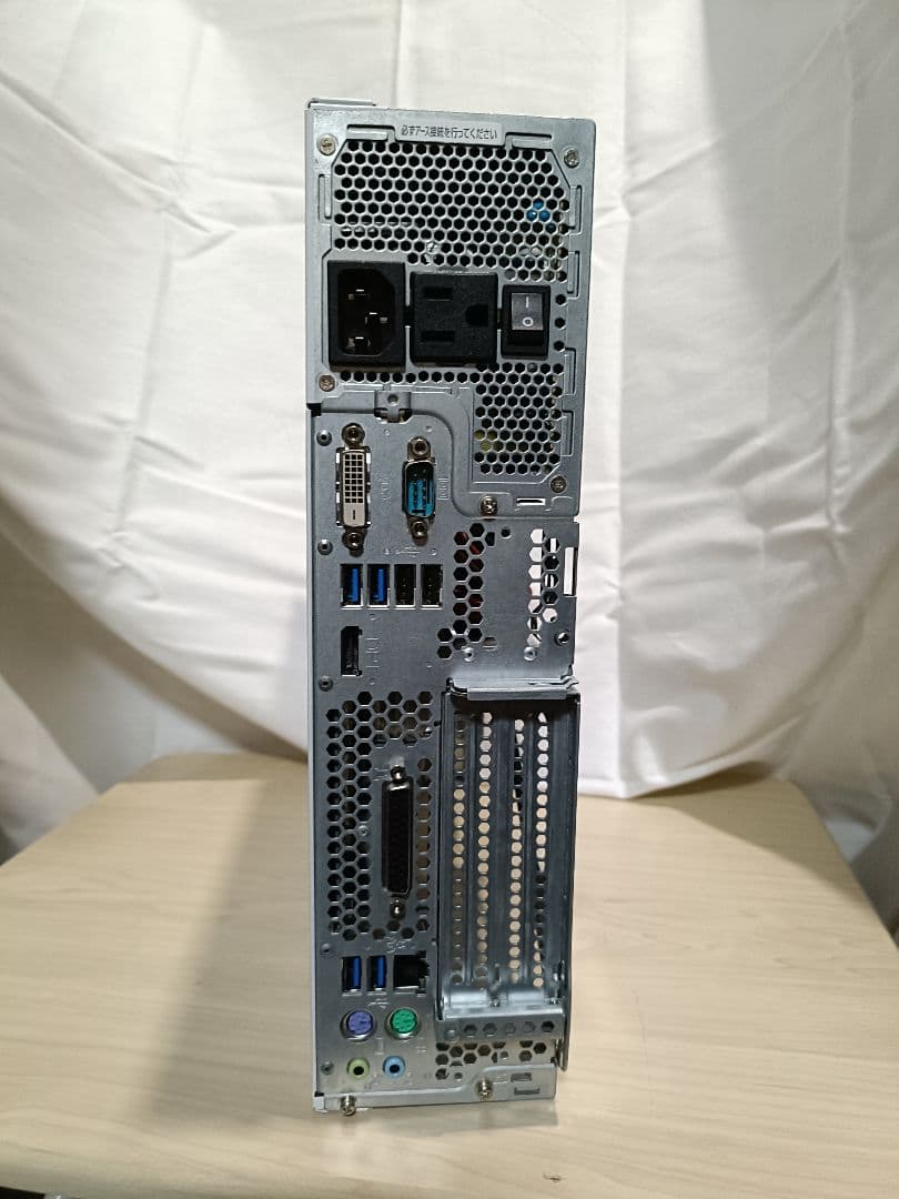 富士通Dシリーズ（コンパクト型） ESPRIMO D586/M