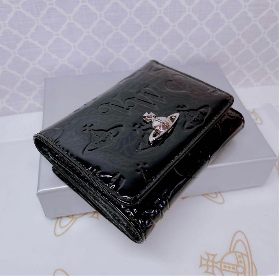 【内側に素敵な柄♡】Vivienne Westwood 折財布 エナメル黒