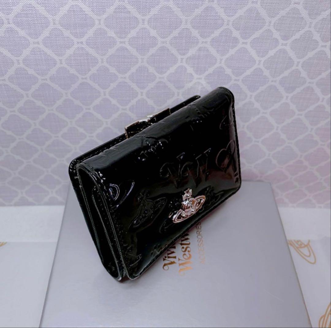 【内側に素敵な柄♡】Vivienne Westwood 折財布 エナメル黒