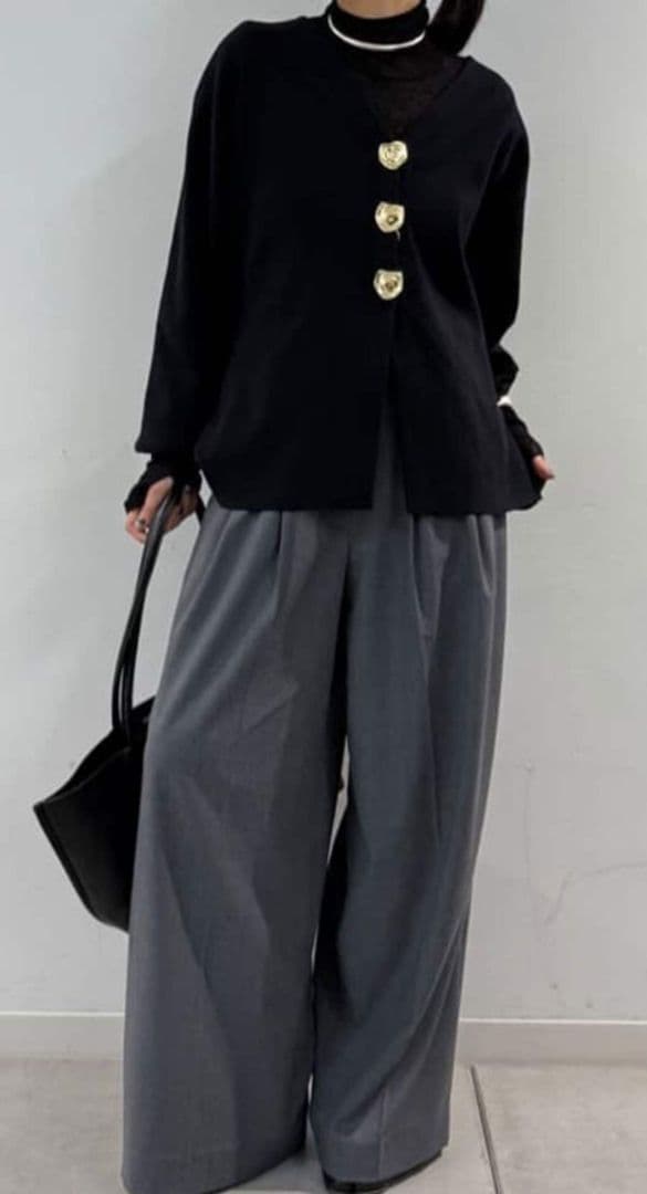 美品 GALLARDAGALANTE ビジューVネックカーディガン ブラック