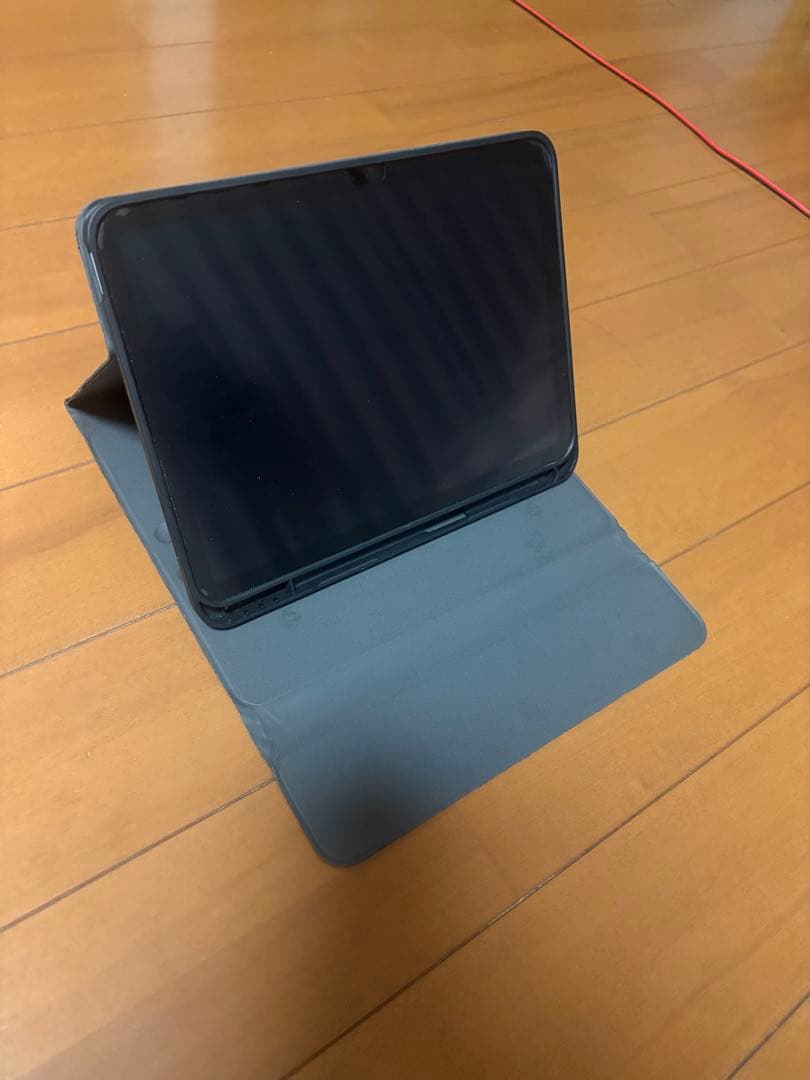 【美品】Apple iPad 代10世代 64G シルバー カバー付き
