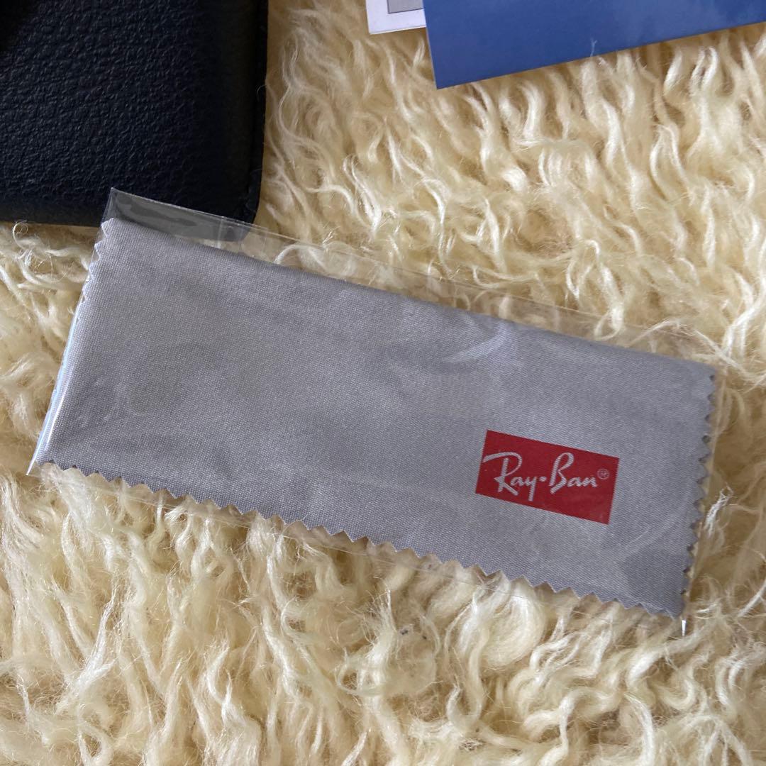 Ray-Ban ラウンド型サングラス ブラック