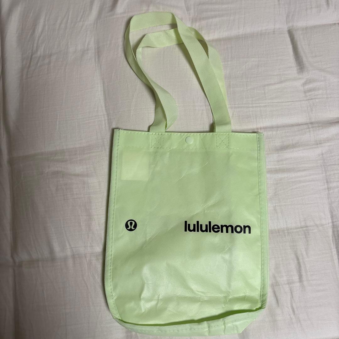 新品♪ルルレモン All It Takes Tシャツ リブNulu ショッパー付