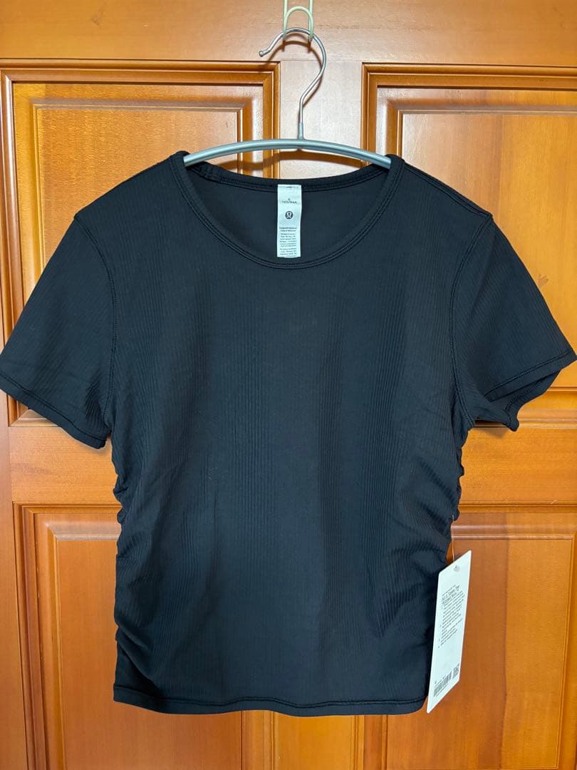 新品♪ルルレモン All It Takes Tシャツ リブNulu ショッパー付
