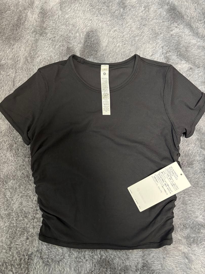 新品♪ルルレモン All It Takes Tシャツ リブNulu ショッパー付