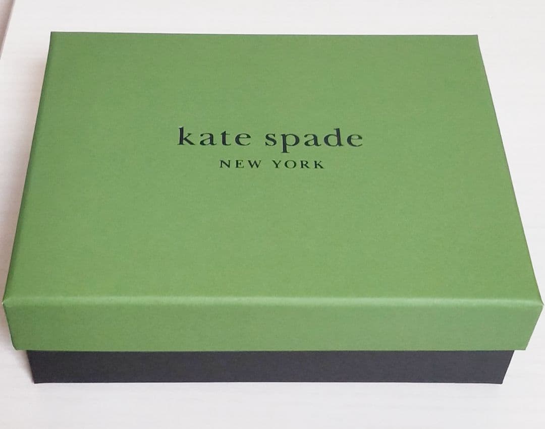 【新品】Kate Spade 2つ折り財布 スペードフラワー ブラック 箱付き
