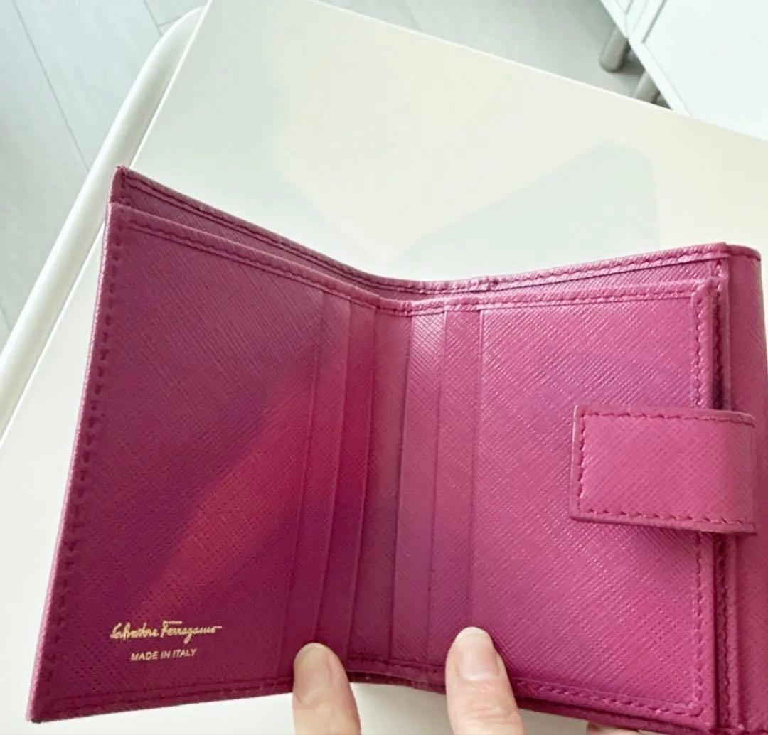 美品♡ フェラガモ ヴァラ 二つ折り財布 リボン