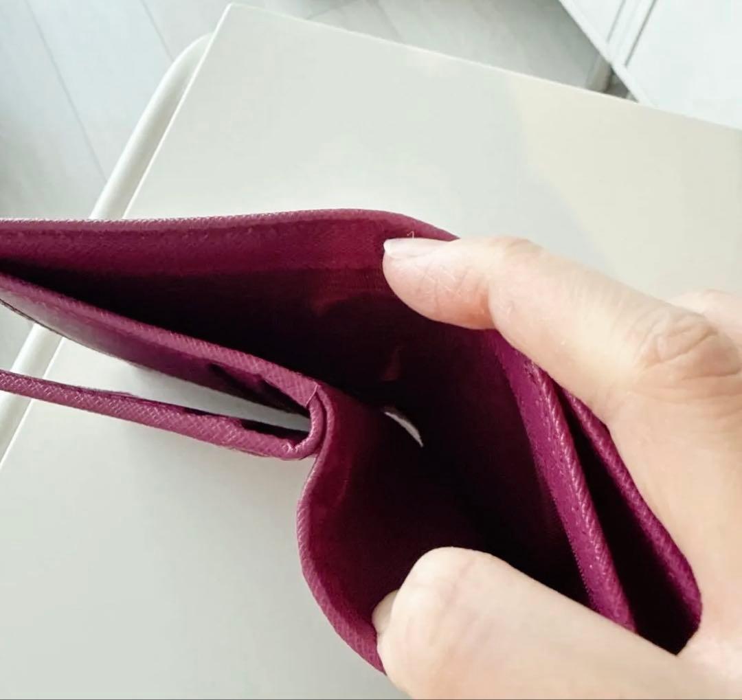 美品♡ フェラガモ ヴァラ 二つ折り財布 リボン