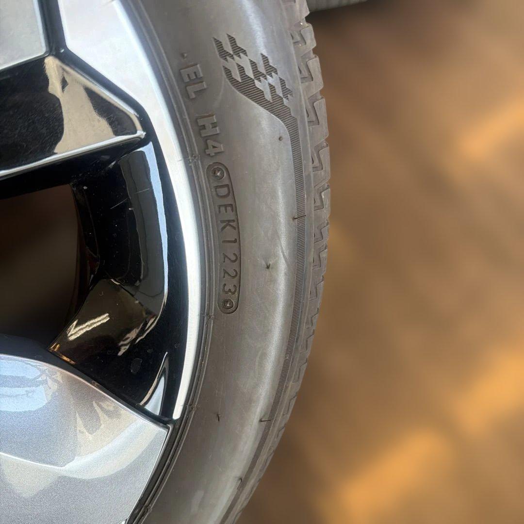 1本 日産 ノート オーラ E13 純正 アルミホイール　中古　タイヤ付き