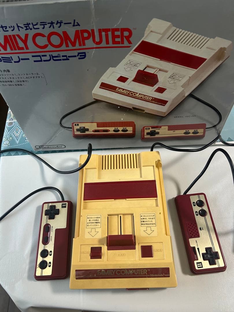 初代Nintendo ファミリーコンピュータ ➕20インチ液晶テレビセット