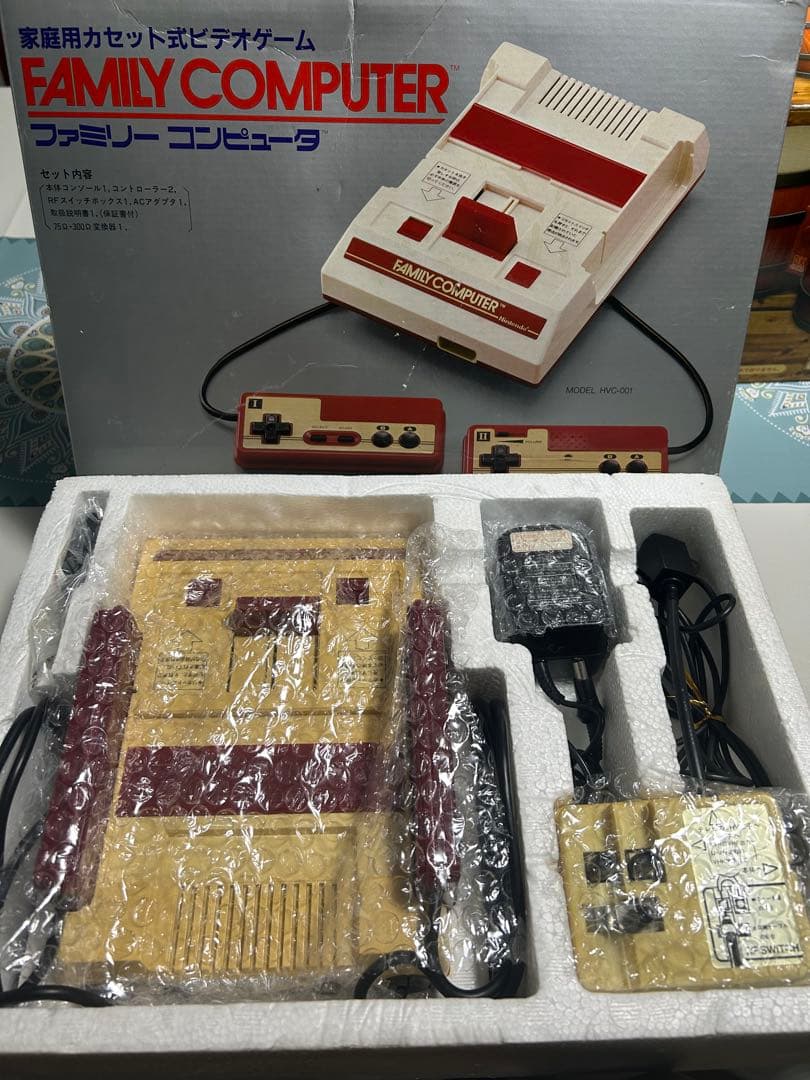 初代Nintendo ファミリーコンピュータ ➕20インチ液晶テレビセット