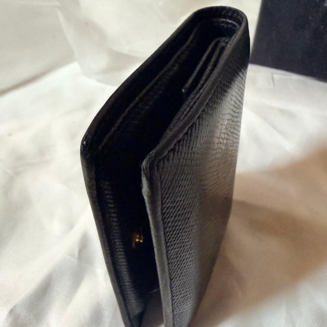 PRADA ブラック　サフィアーノレザー 二つ折り財布 箱付き