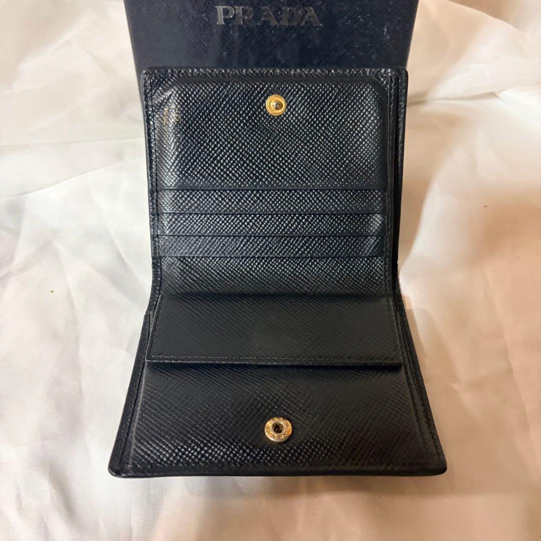 PRADA ブラック　サフィアーノレザー 二つ折り財布 箱付き