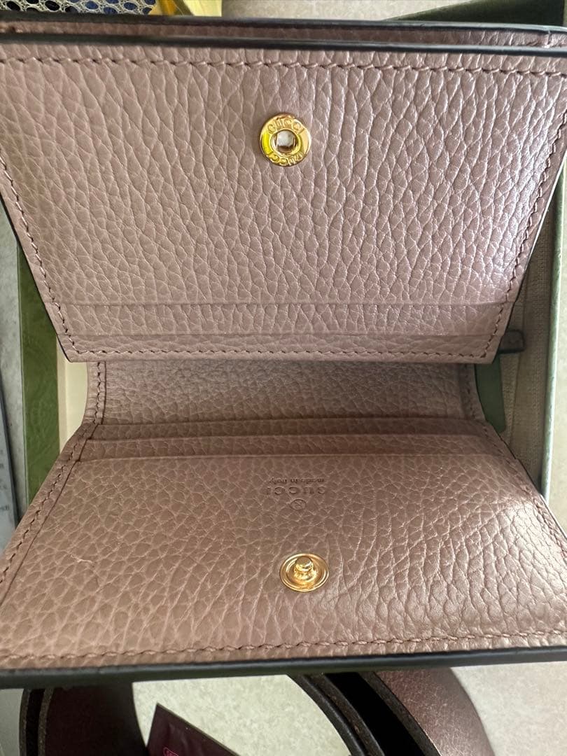 GUCCI 二つ折り財布 レディース　ピンク ベージュ　美品