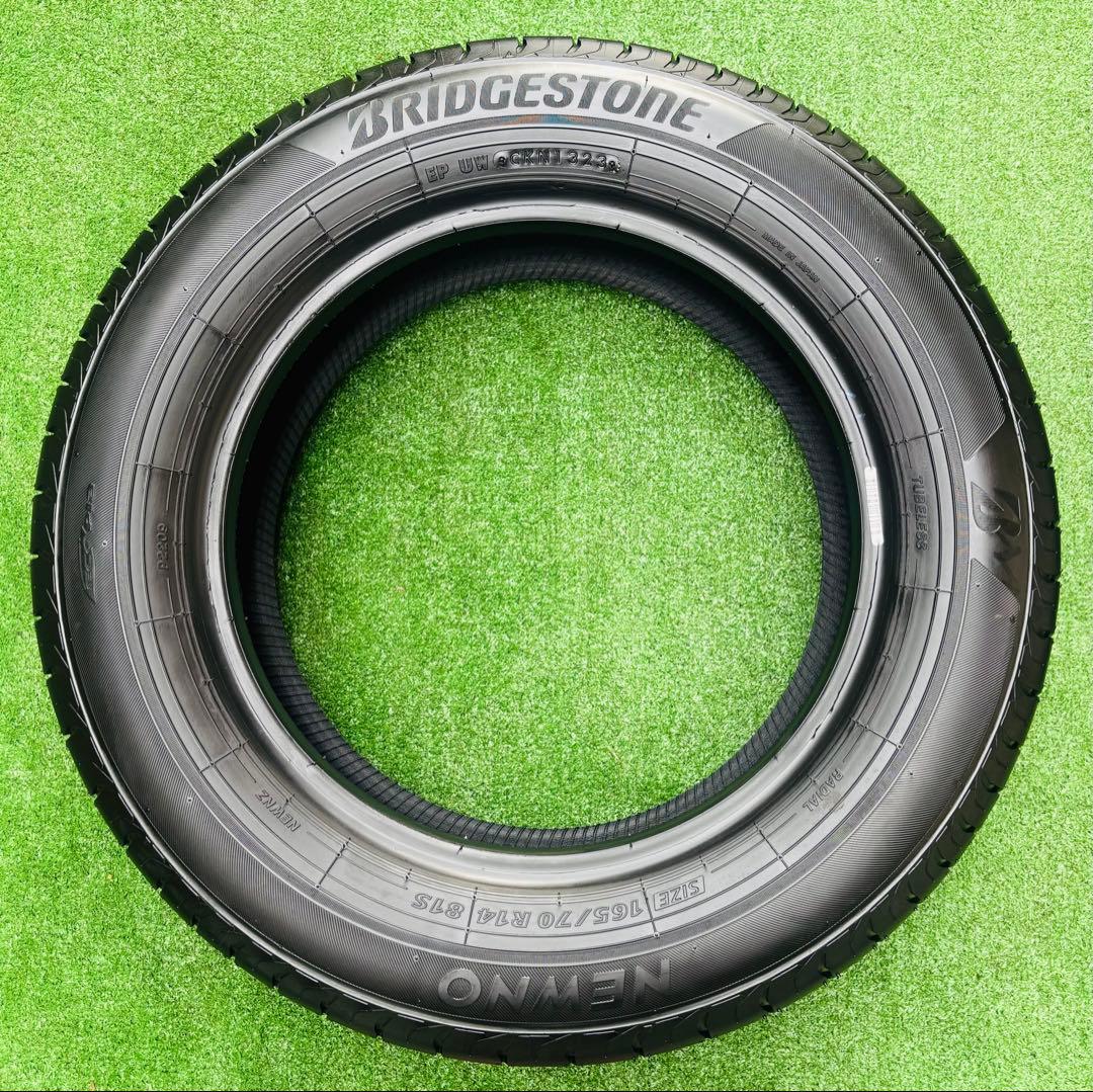 ほぼ新品 ブリヂストン ニューノ 165/70R14. 23年製タイヤ4本セット