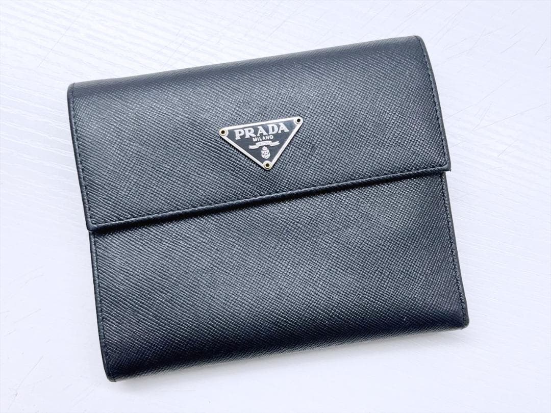 PRADA　プラダ　トライアングルロゴ　サフィアーノ　三つ折り財布　黒