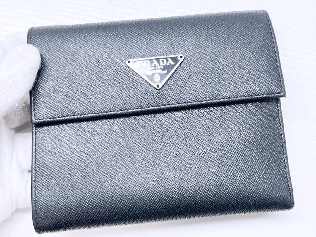 PRADA　プラダ　トライアングルロゴ　サフィアーノ　三つ折り財布　黒