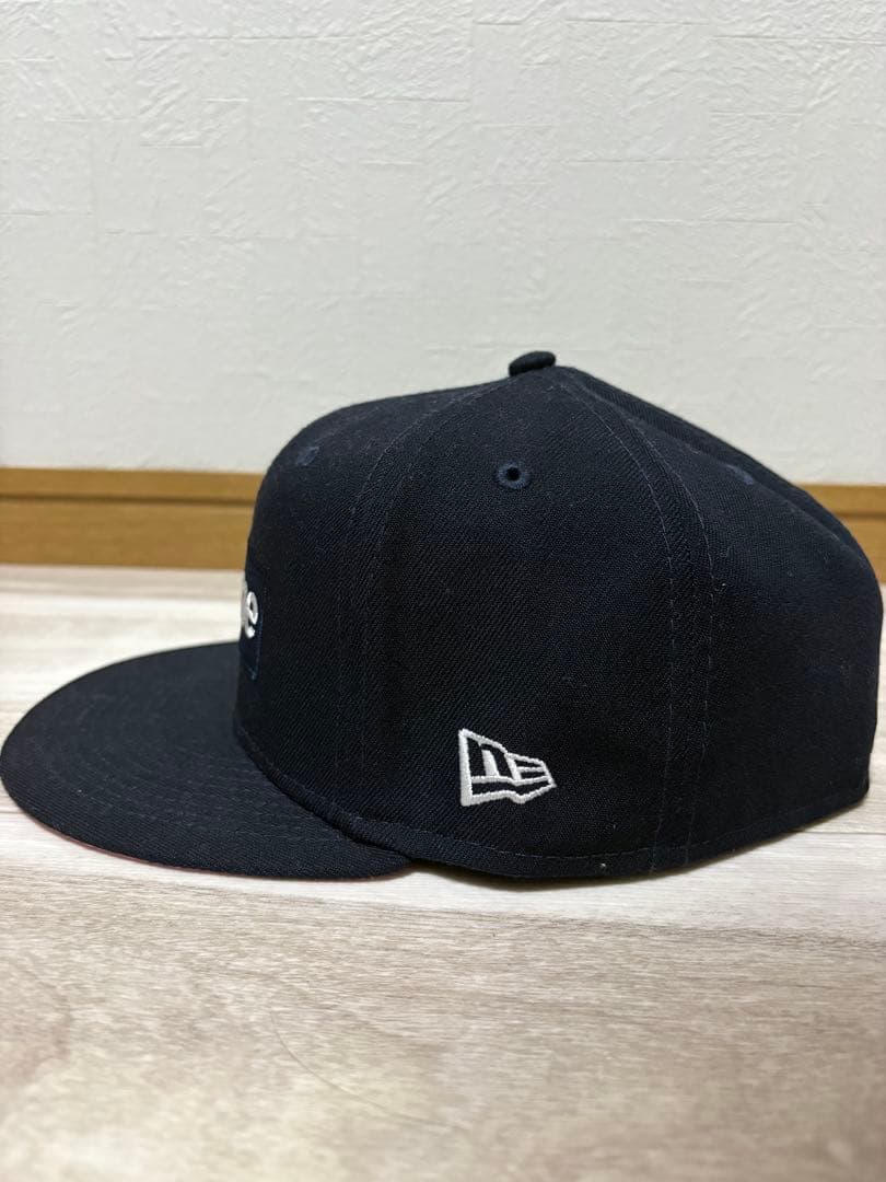 Supreme ブラックキャップ World Famous刺繍