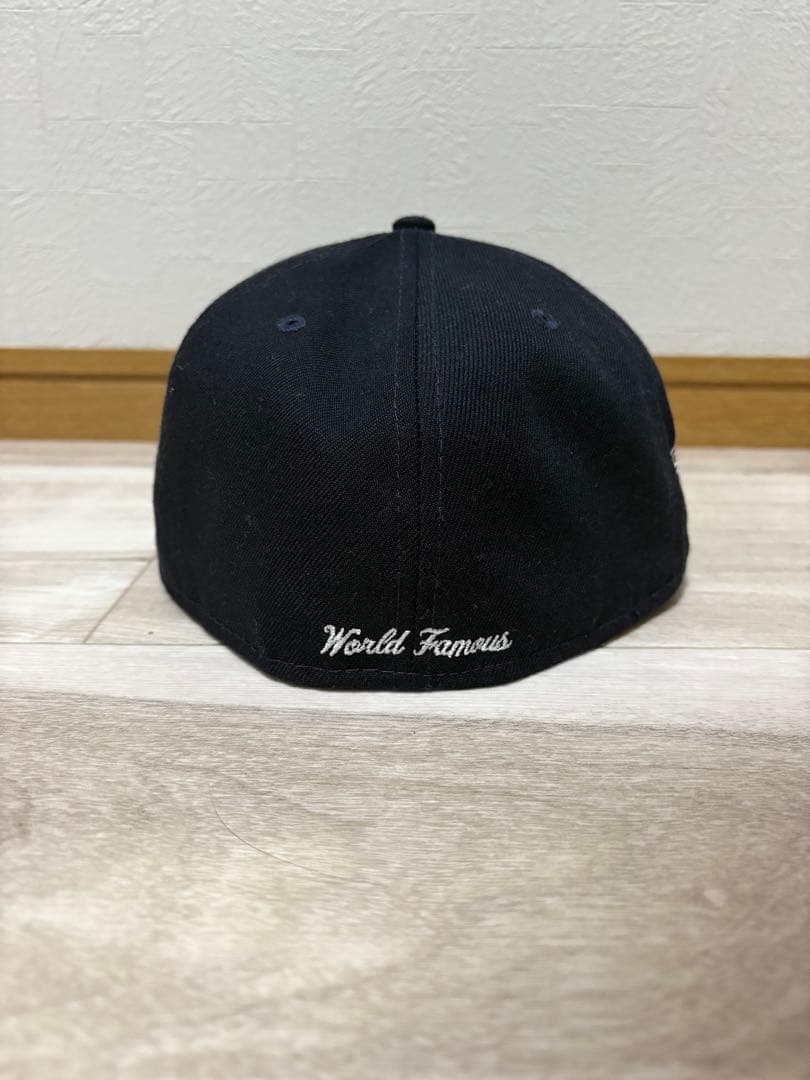 Supreme ブラックキャップ World Famous刺繍