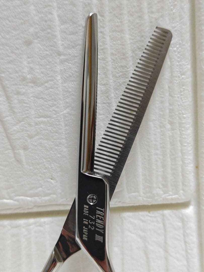 HIKARI セニングシザー TRENDY III 732　　6インチ