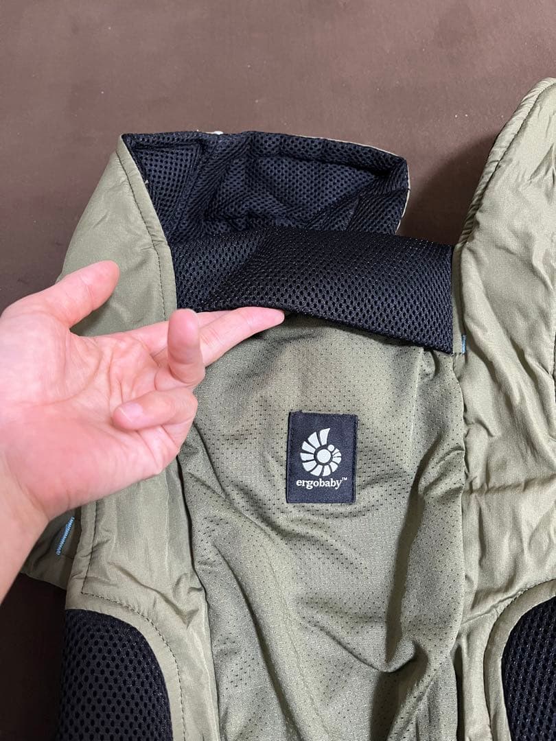 【新品美品】エルゴベビー AWAY コンパクトベビーキャリア 日本限定品
