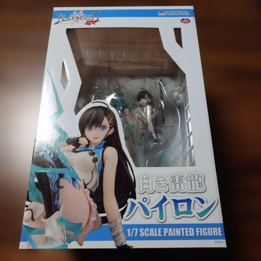 白き雷龍パイロン 1/7スケールフィギュア
