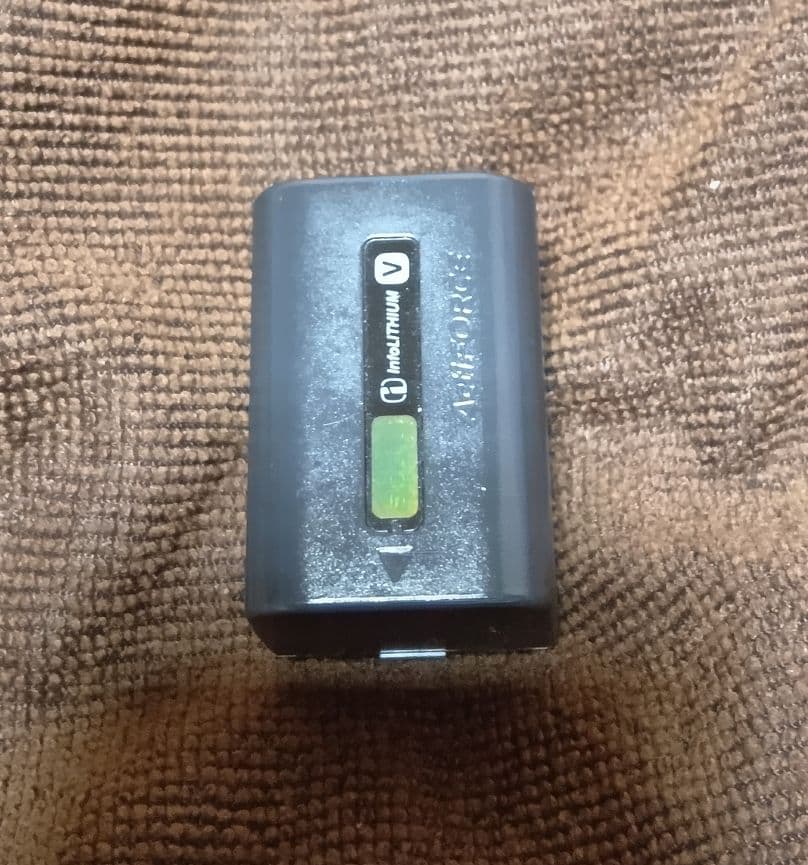 【美品】FDR-AX30 4K対応 ナイト撮影OK 動作確認済 バッテリー付