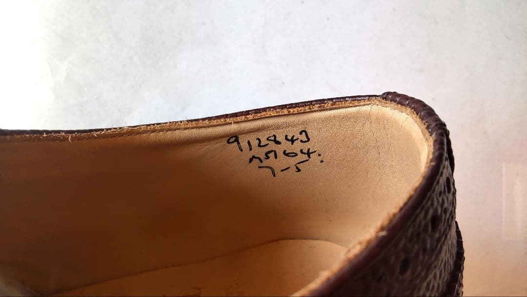 Tricker's ブラウン ブローグシューズ