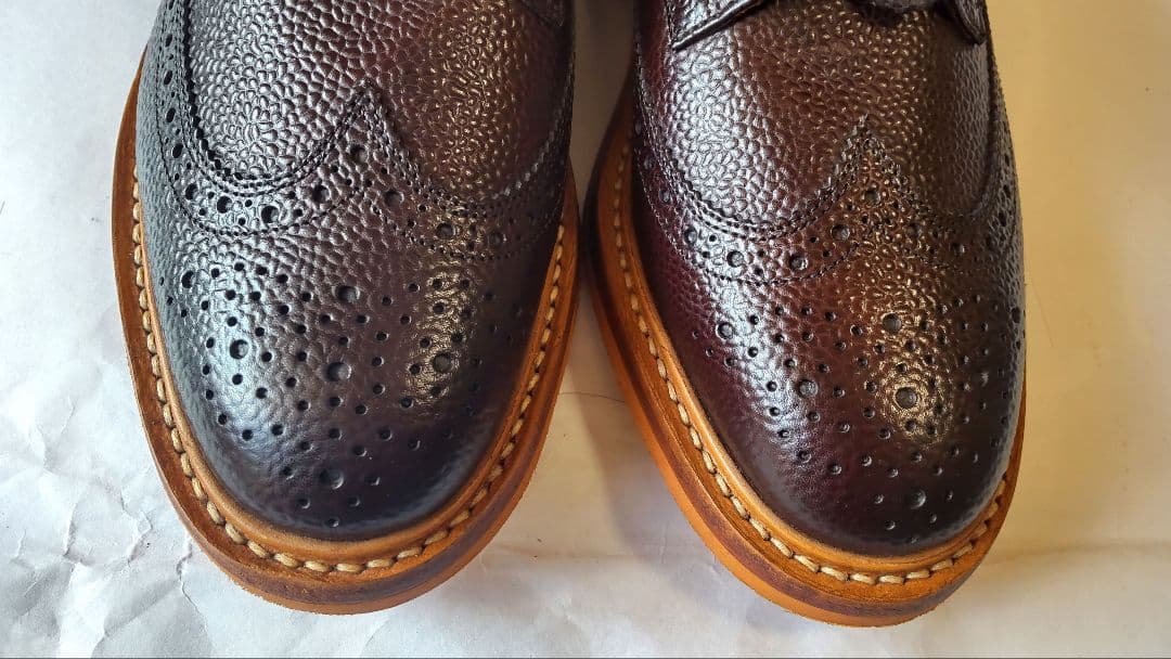 Tricker's ブラウン ブローグシューズ