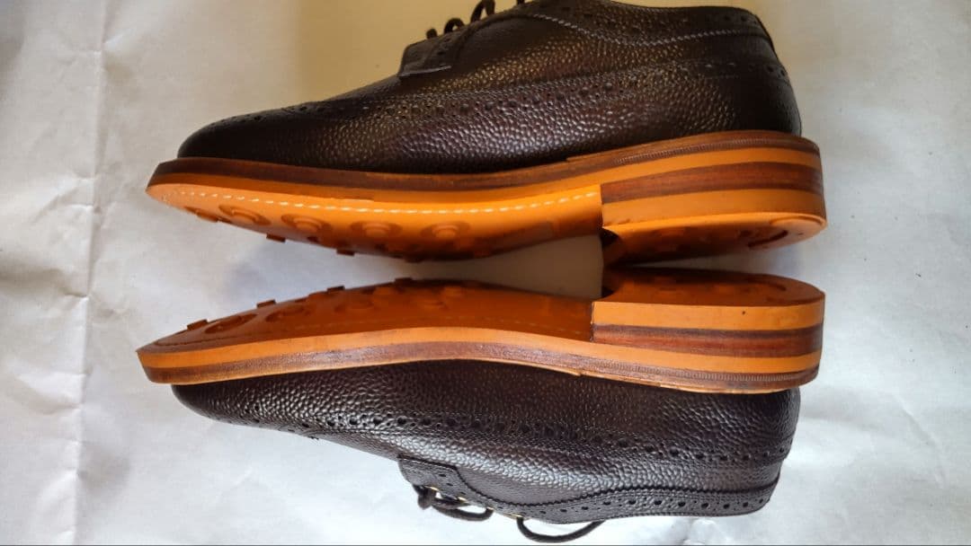 Tricker's ブラウン ブローグシューズ