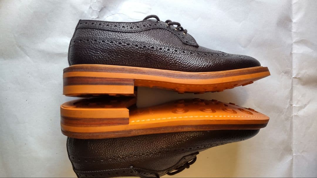 Tricker's ブラウン ブローグシューズ