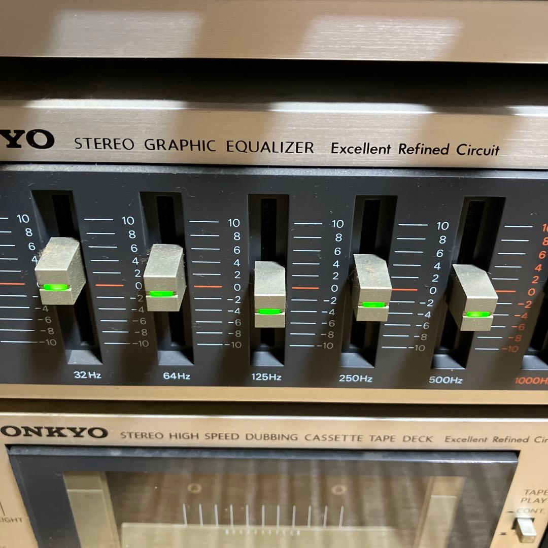 オンキョー　AMFMチューナー　アンプ　イコライザー　カセットテープ
