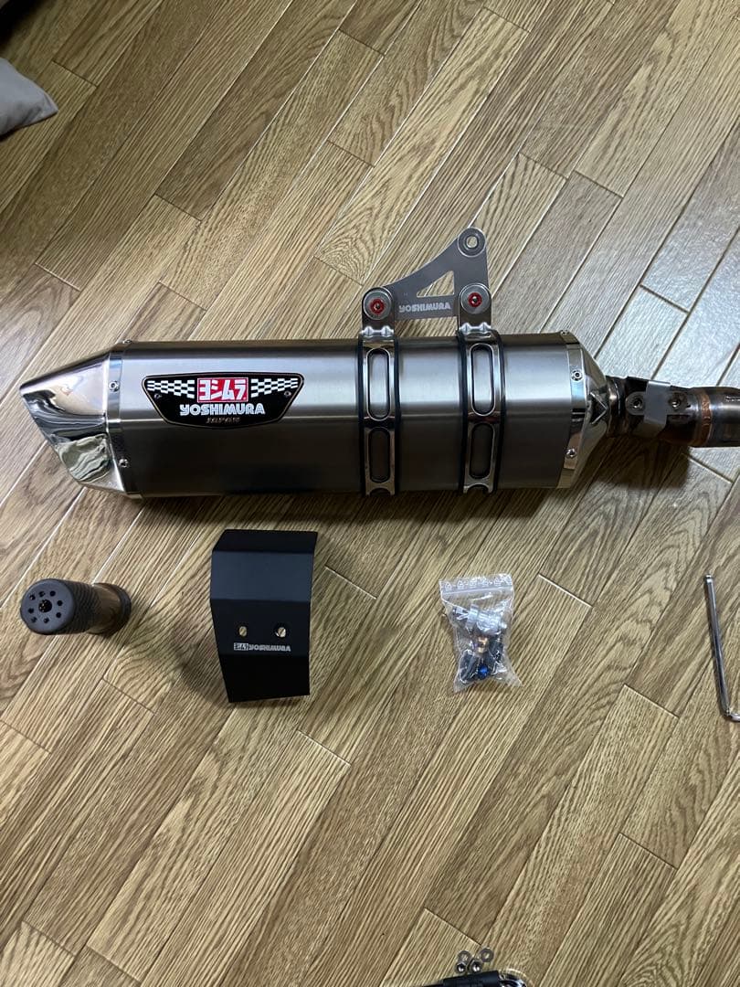 CRF1000L アフリカツィン用　ヨシムラ　スリップオンマフラー